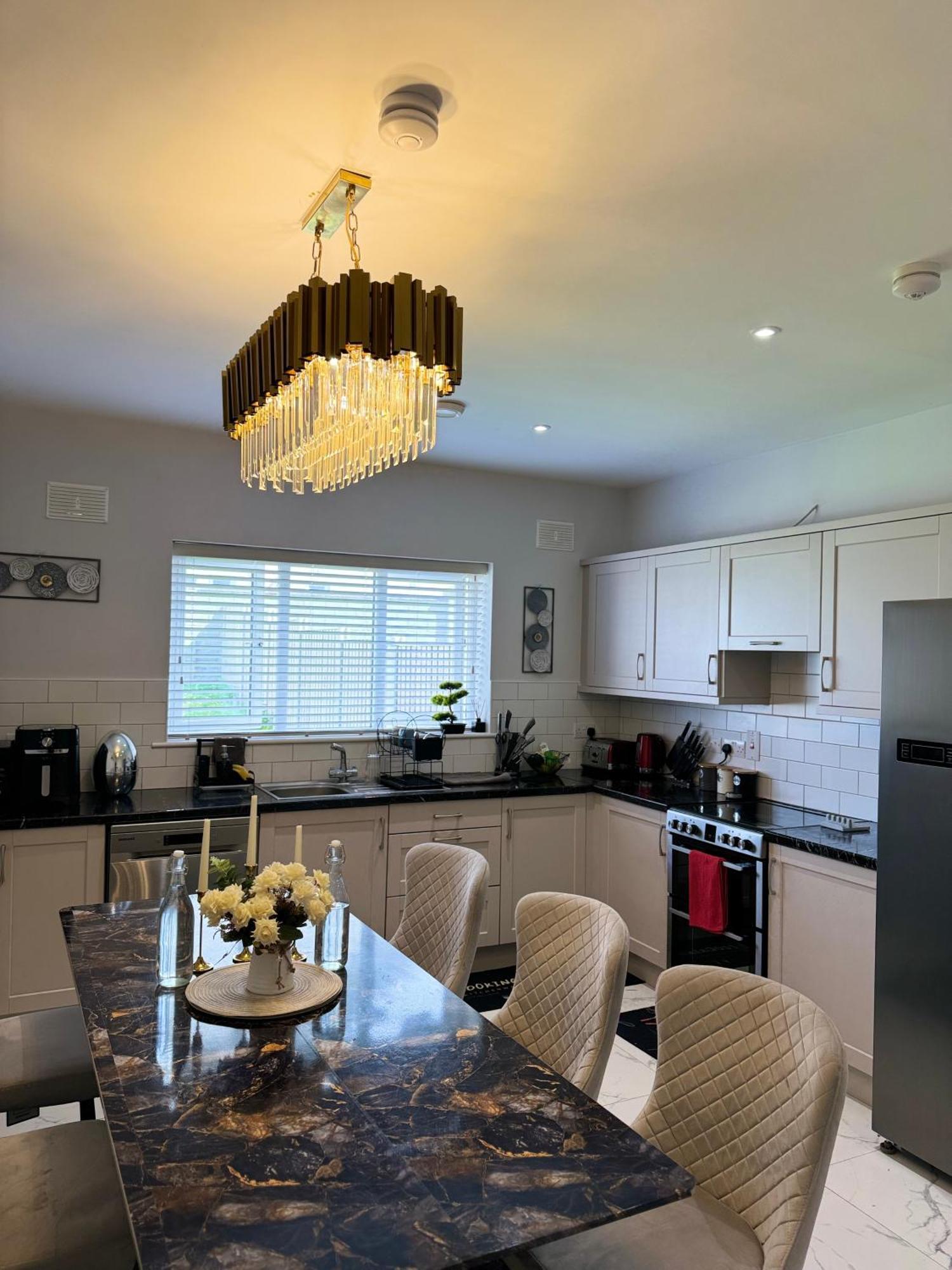 Modern Double & Single Room With Cozy Vibes Athy Exterior photo